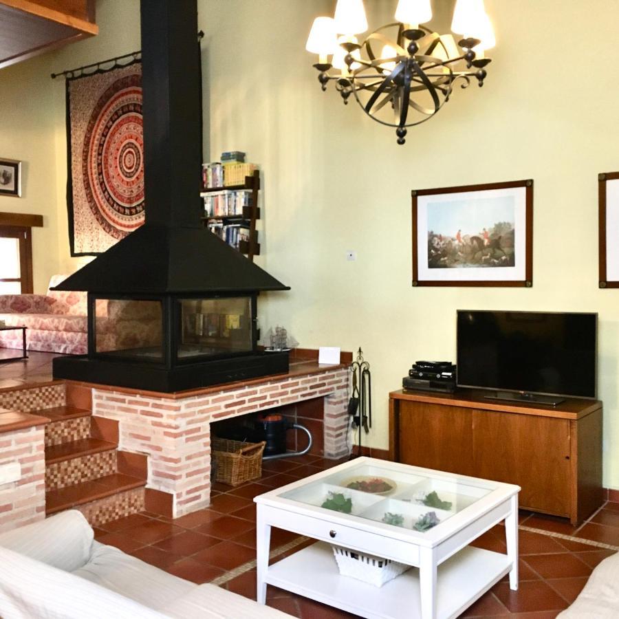Pensjonat Casa Roble Almenara de Tormes Zewnętrze zdjęcie