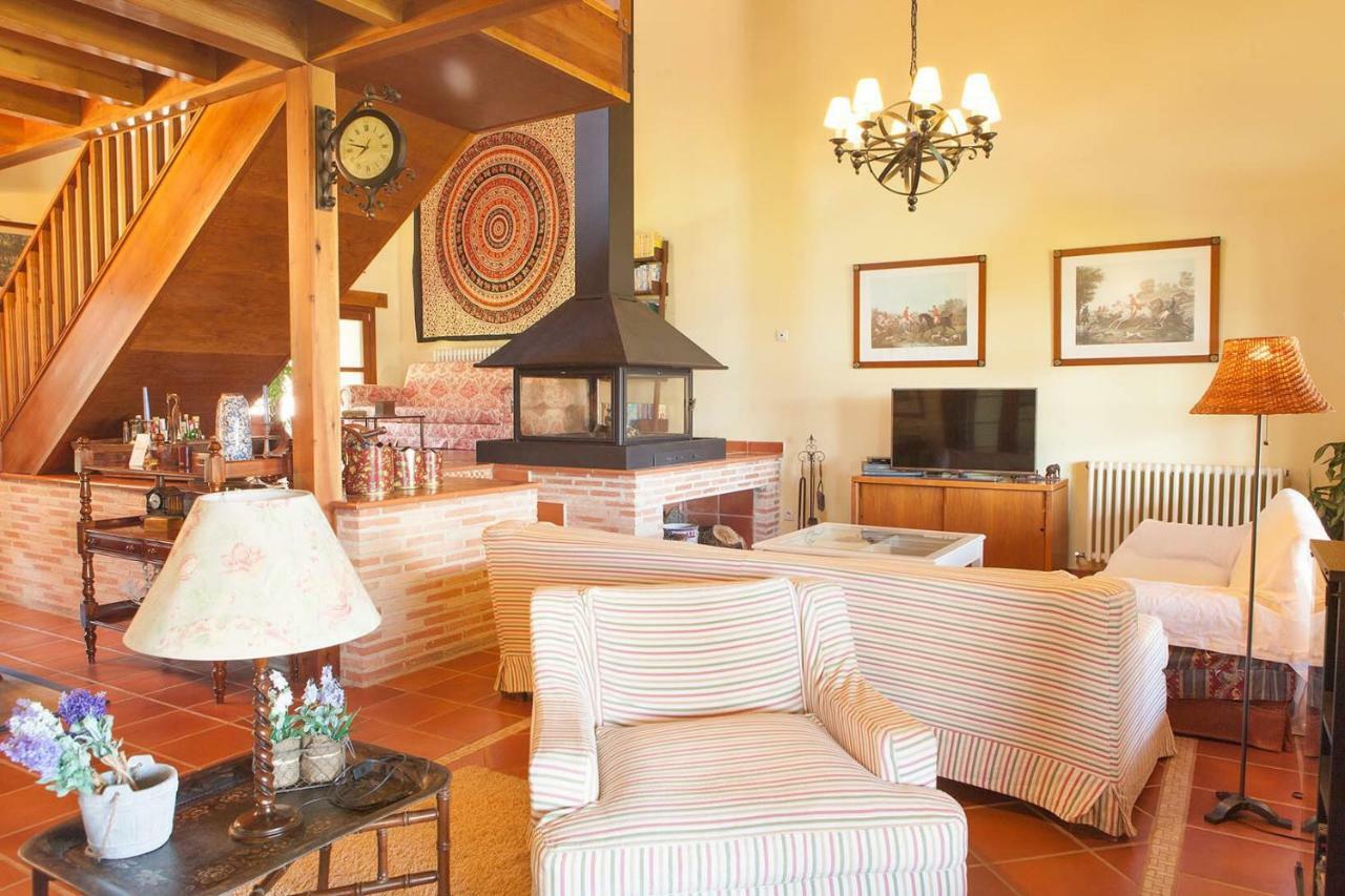 Pensjonat Casa Roble Almenara de Tormes Zewnętrze zdjęcie