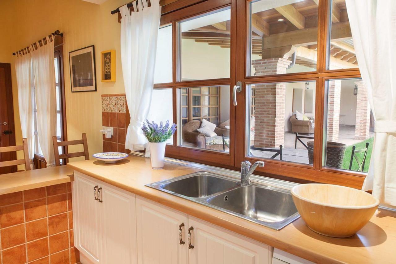 Pensjonat Casa Roble Almenara de Tormes Zewnętrze zdjęcie